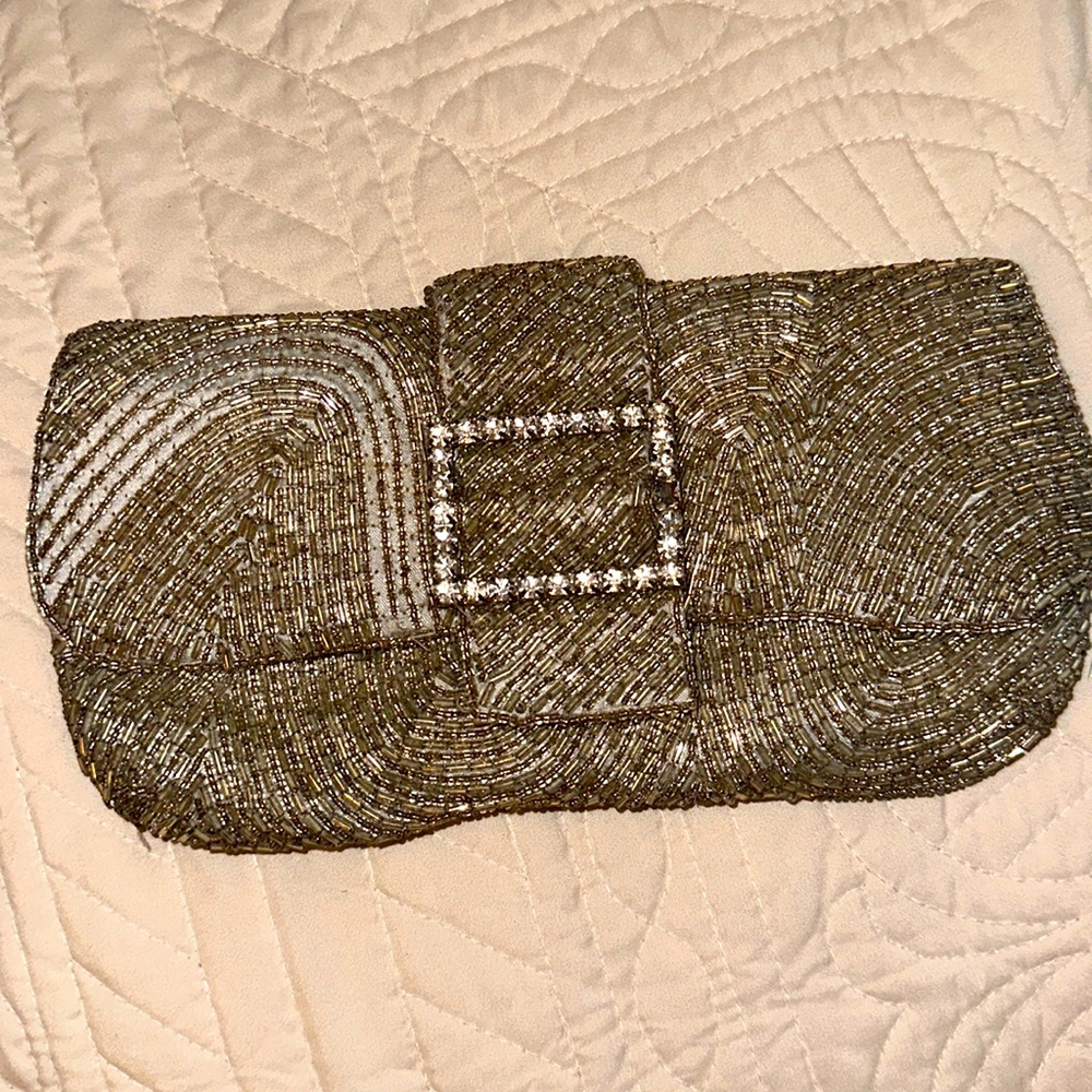 Sequin clutch